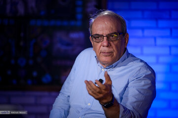 توصیه عباس عبدی: به‌طور مستمر آمار متولدان سندروم داون را منتشر کنید