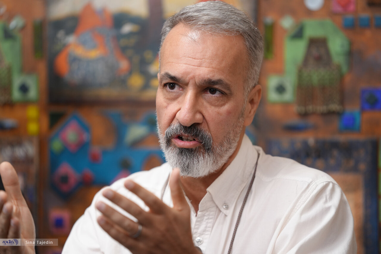 دانش‌آموزان سواد خواندن ندارند/ بخاطر کمبود نیرو از معلم ۸۰ ساله خواسته‌اند درس بدهد/ حال دانش‌آموزان در مدرسه خوب نیست