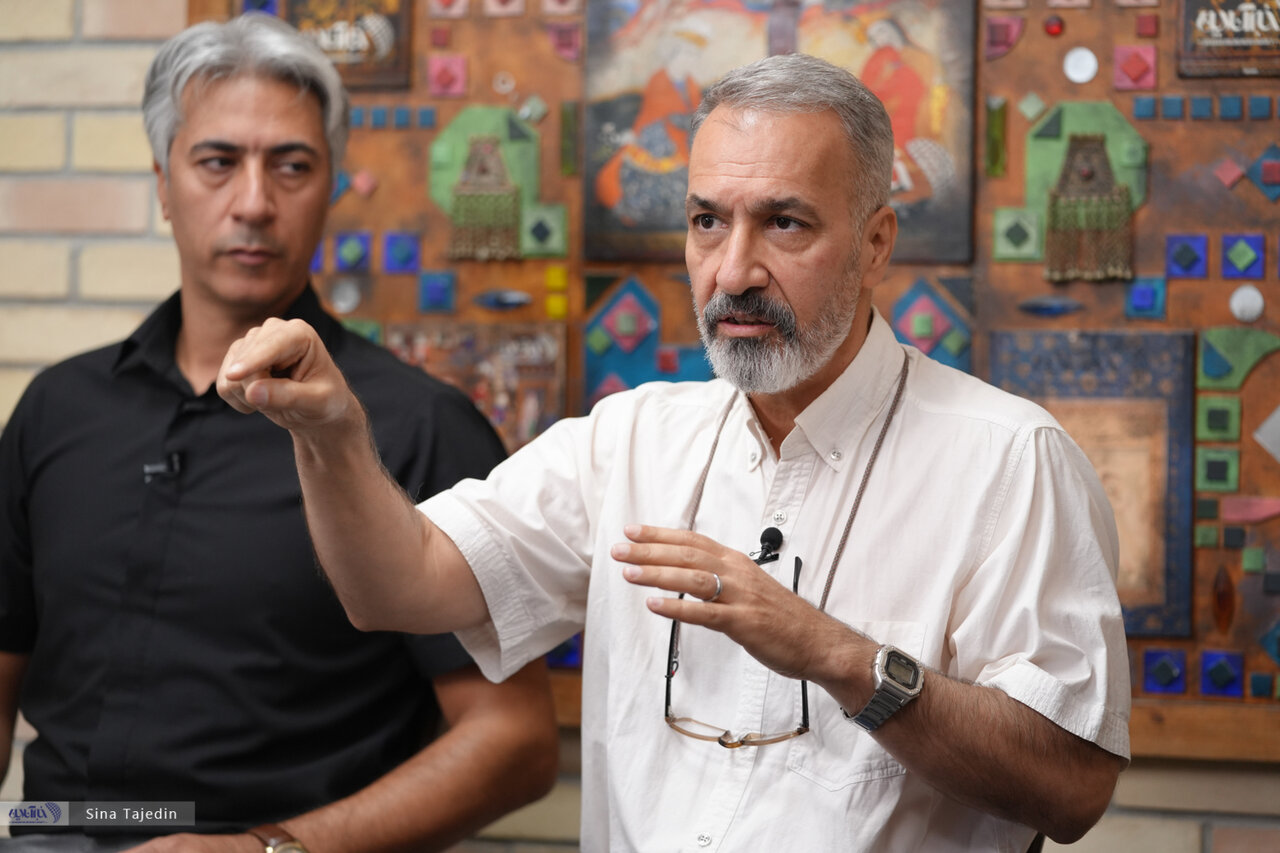 6294861 دانشآموزان سواد خواندن ندارند/ بخاطر کمبود نیرو از معلم ۸۰ ساله خواستهاند درس بدهد/ حال دانشآموزان در مدرسه خوب نیست