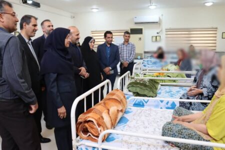 بازدید دبیرکل اتاق بازرگانی بوشهر از سرای سالمندان محمدیه شهر بوشهر در آخرین روز هفته بهزیستی