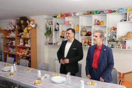 بازدید مدیران ارشد سازمان بهزیستی کشور از خانه مرحوم کاظمی همدان/تأکید بر حمایت مستمر و توانمندسازی کودکان توسط موسسات خیریه و مراکز شبانه روزی