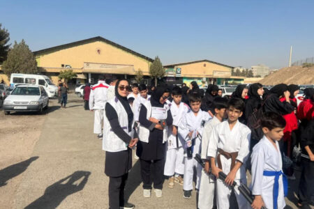 ساوجبلاغ | به مناسبت گرامیداشت هفته سلامت روان / تیم سیار اورژانس اجتماعی در جمع ورزشکاران استقرار یافت