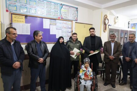 تجلیل سرپرست بهزیستی مازندران از دانش‌آموز دارای معلولیت در رستمکلا بهشهر؛ مدرسه به خانه‌ای برای فرصت‌های برابر تبدیل شد