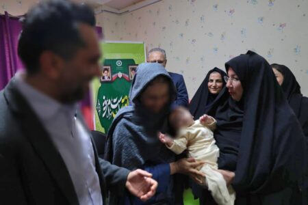آغاز زندگی در پناه عشق؛ یکی از فرشتگان شیرخوارگاه مازندران به کانون گرم خانواده پیوست