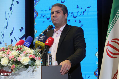 نوآوری در آموزش، ماموریت معلمان است/ تغییر نگاه حاکمیت به صدرنشینی آموزش و پرورش