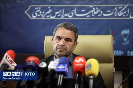 ارسال برنامه آموزش زبان به شورای عالی انقلاب فرهنگی/ ابلاغ بخشنامه شهریه قبل از پیش‌ثبت‌نام مدارس