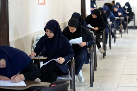 خانواده‌ها از مراجعه به مراکز آزمون در ایام امتحانات نهایی خودداری کنند