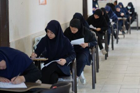 خانواده‌ها از مراجعه به مراکز آزمون در ایام امتحانات نهایی خودداری کنند