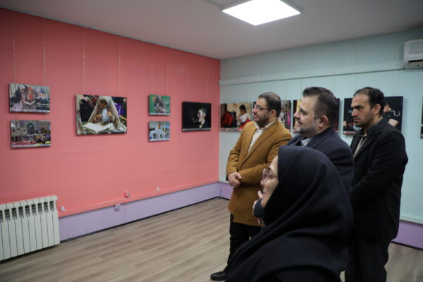 بازدید ‌مشاور وزیر و دبیر کمیسیون‌ آموزش عمومی قرآن‌ کشور از «نمایشگاه نو+راوی اعتکاف» و «تحریریه دانش‌آموزی پانا»