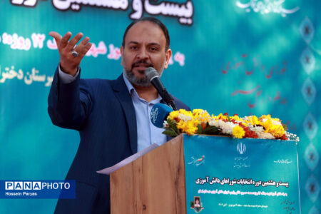 شوراهای دانش‌آموزی یکی از مهم‌ترین و درخشان‌ترین جلوه‌های نقش‌آفرینی دانش‌آموزان است