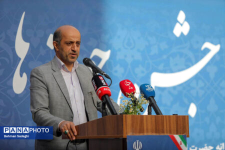 مدارس کانون تربیت و پیشرفت محله‌اند‌/ دانش‌آموزان ‌از فناوری‌های به‌روز و ‌دانش و تجربیات معلمان‌ استفاده کنند