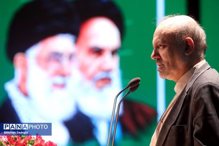 ارتقای جایگاه علمی ایران در گرو تقویت دانشگاه‌ها و قدردانی از معلمان است