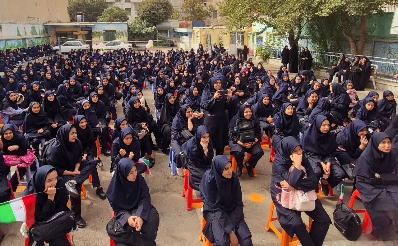 زنگ مهر در دبیرستان دخترانه مختار افشار نواخته شد