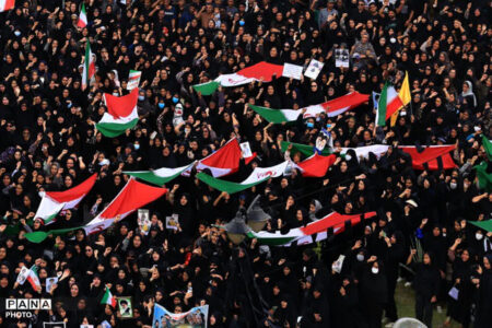 آموزش و پرورش قریب به ۲۰ معلم و ۱۶۵ دانش‌آموز را تقدیم انقلاب کرد