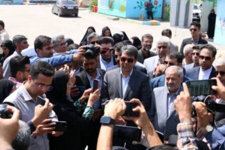 کلنگ‌زنی احداث دبستان دخترانه ۱۲ کلاسه شاهد جیرفت از سوی وزیر آموزش و پرورش