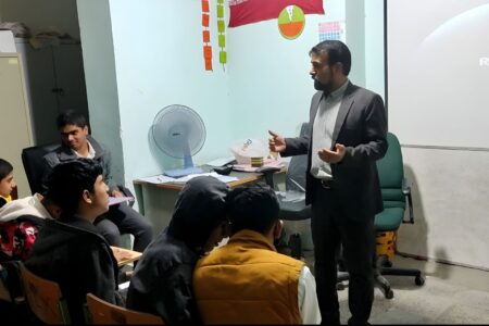 تربیت نسل جدید، نیازمند معلمانی دلسوز برای ایجاد ارتباطی موثر و دوستانه با دانش‌آموزان است