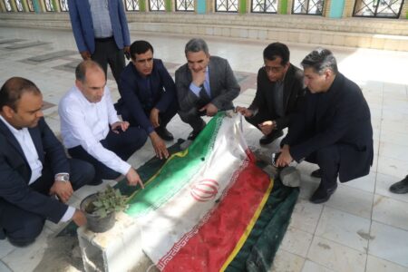 تجدید میثاق معاون وزیر آموزش و پرورش با شهدای دانش‌آموز و فرهنگی میناب
