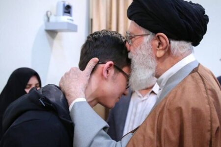 ثبت‌نام خادمان مراسم وداع و تشییع رهبر شهید در پیام‌رسان شاد آغاز شد